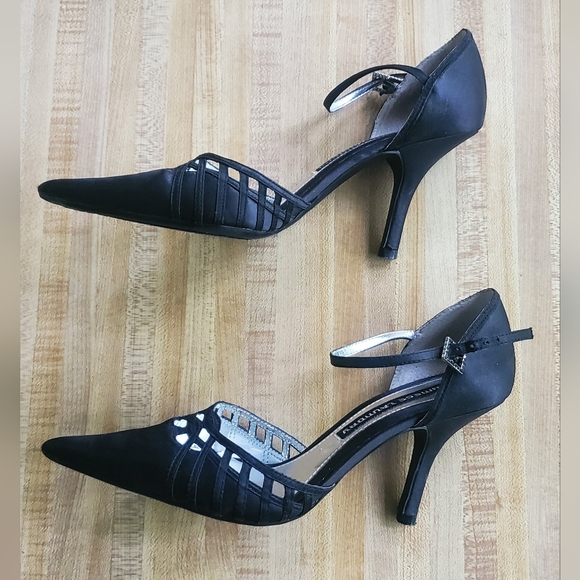 Chinese Laundry Blaze Black Satin Heels - Picture 4 of 8